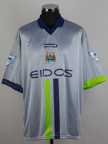 Manchester City 2001-02 Kits