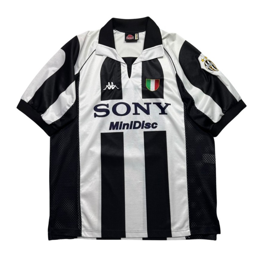 Juventus FC 1997-98 Kits